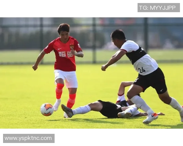 罗德里在欧冠赛场精彩破门助力球队晋级展现实力与决心