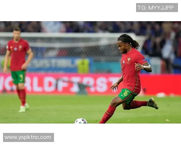 拜仁中场核心凯曼特因伤告别多场比赛：球队面临新挑战