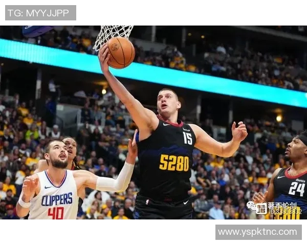 掘金惜败快船遭遇三连败:关键时刻未能逆袭,球队面临调整考验 掘金惜败快船遭遇三连败:关键时刻未能逆袭,球队面临调整考验