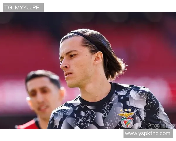 瓦伦西亚签下巴塞尔后卫,引援猛增阵容深厚 瓦伦西亚签下巴塞尔后卫,引援猛增阵容深厚